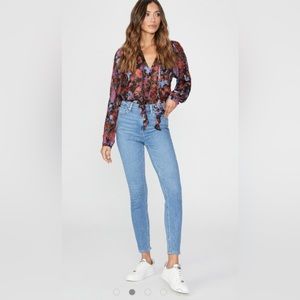 PAIGE
Cindy High Rise Cropped Straight Jeans in Iris